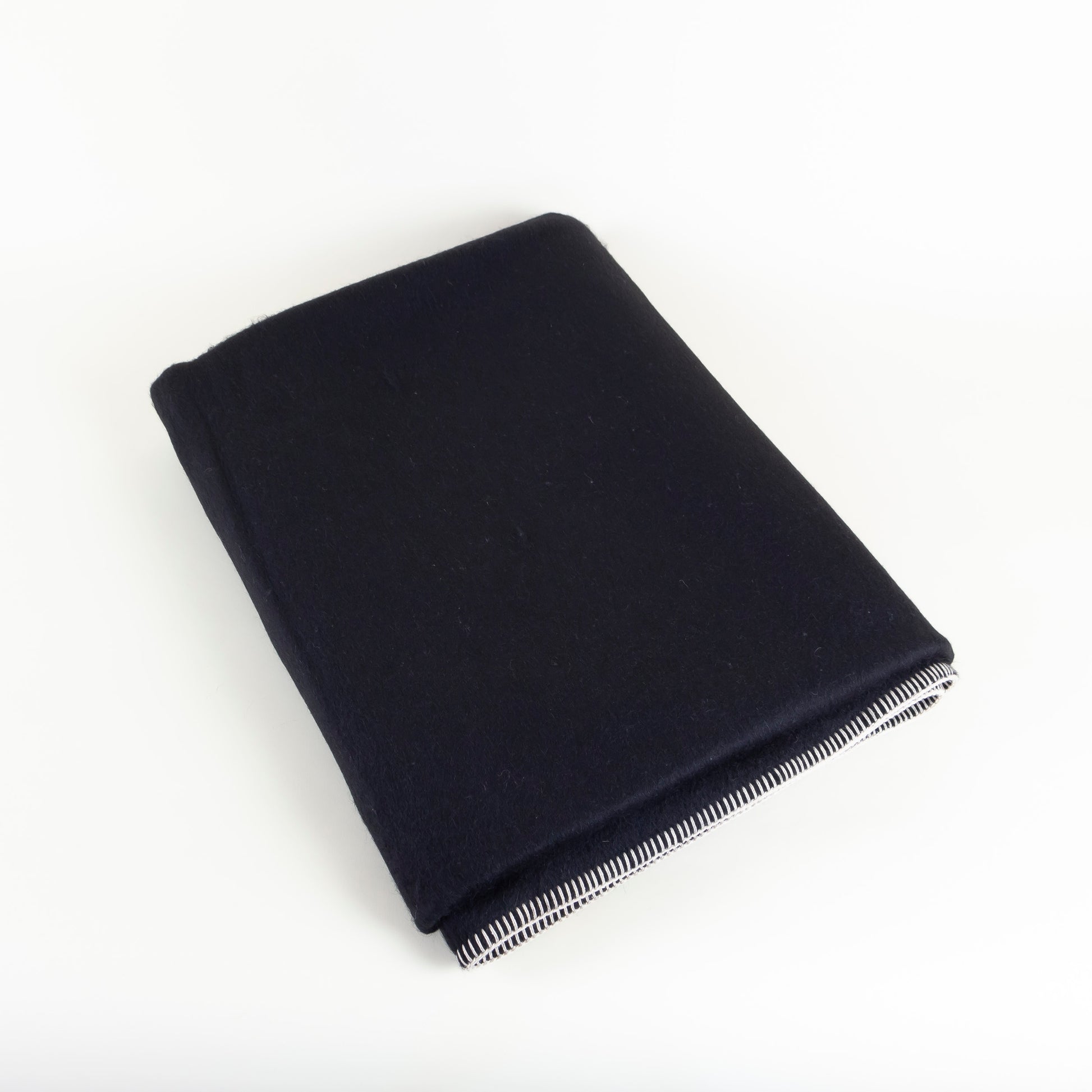 Siempre Recycled Fiber White or Black Blanket | Blacksaw