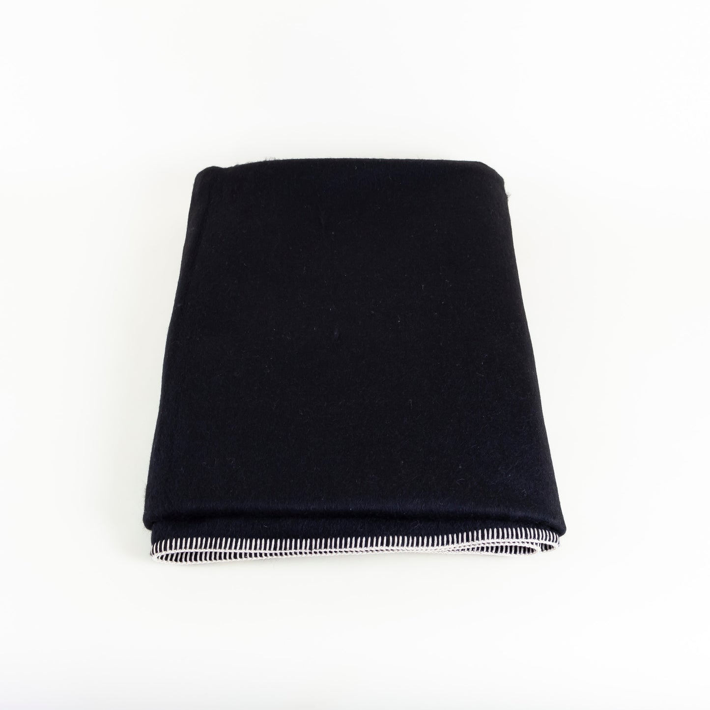 Siempre Recycled Fiber White or Black Blanket | Blacksaw