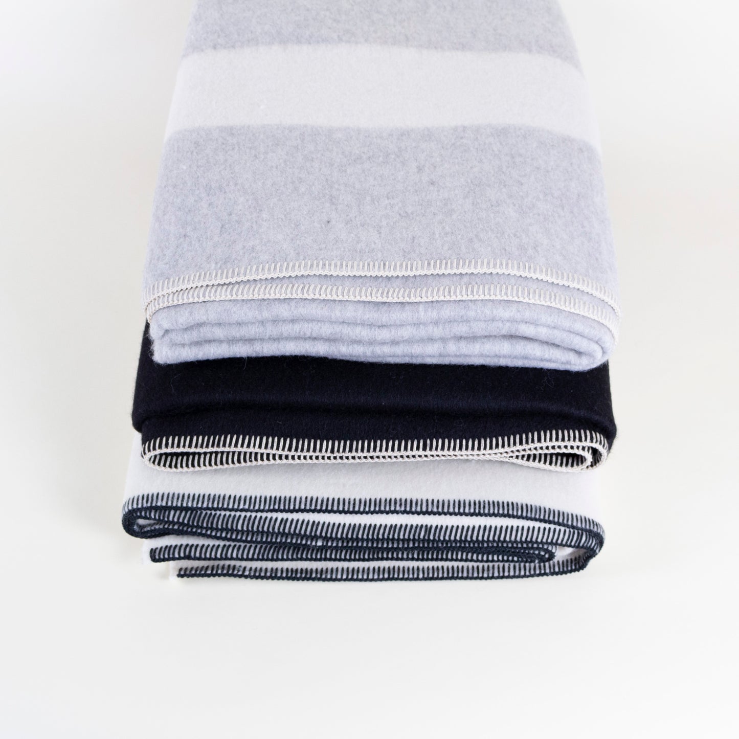 Siempre Recycled Fiber White or Black Blanket | Blacksaw